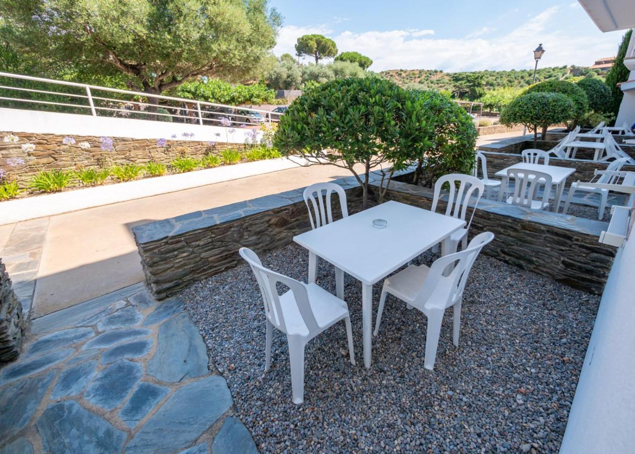 Hotel Calina Cadaques Ngoại thất bức ảnh